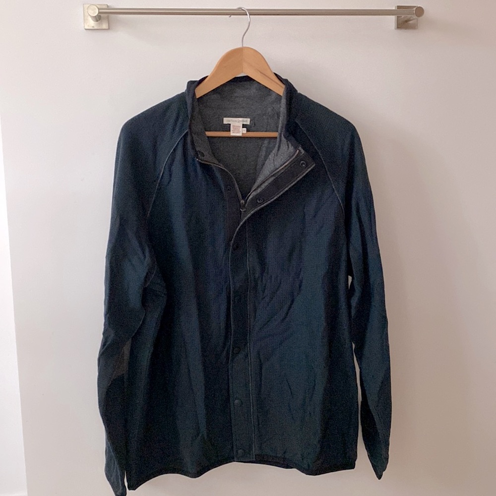 UNWORN Carbon2Cobalt lightweight athletic jacket